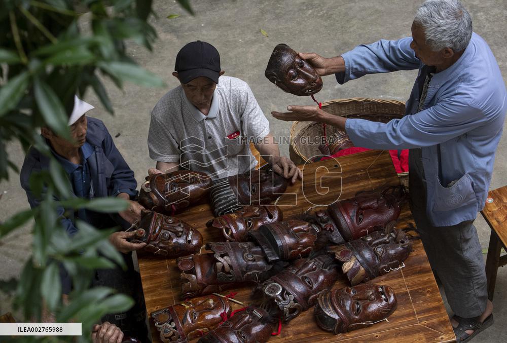 ChineseToday | Art rooted in paddy fields: Yangxi Opera artists in SW China's Chongqing