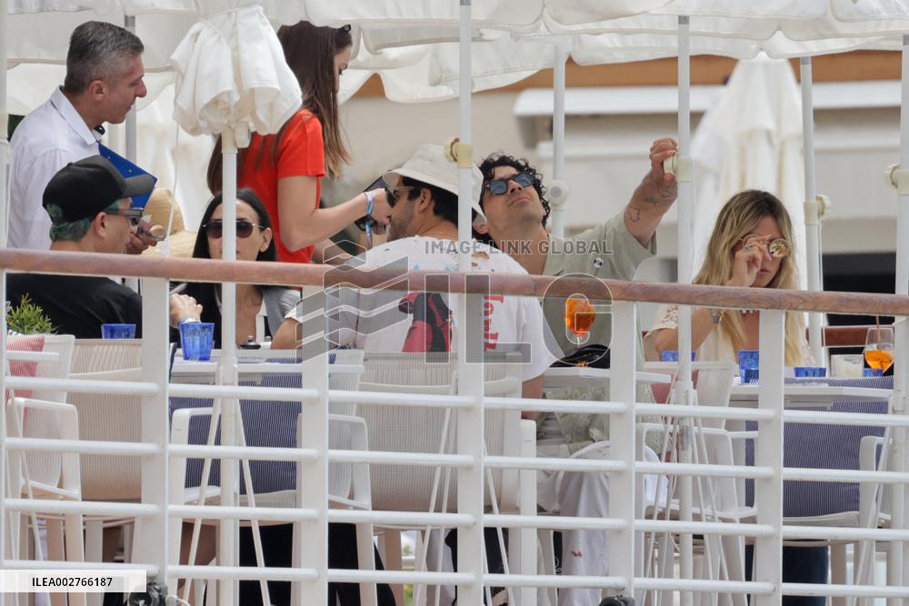 Demi Moore And Joe Jonas At Eden Roc - Antibes