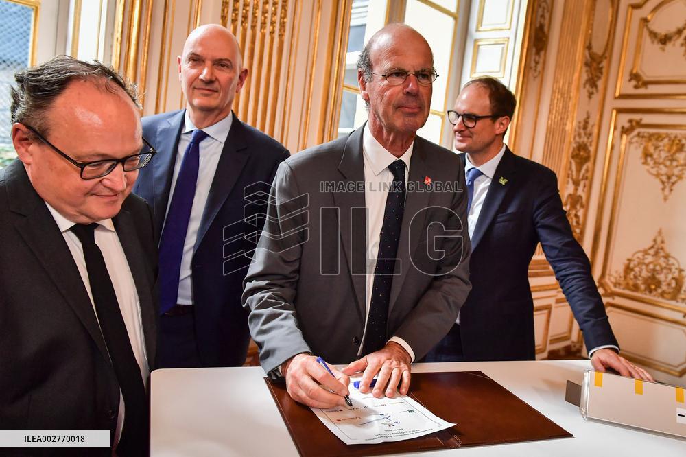 Signing ceremony for the financing of the Verkor Gigafactory in Paris FA