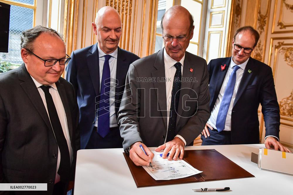 Signing ceremony for the financing of the Verkor Gigafactory in Paris FA