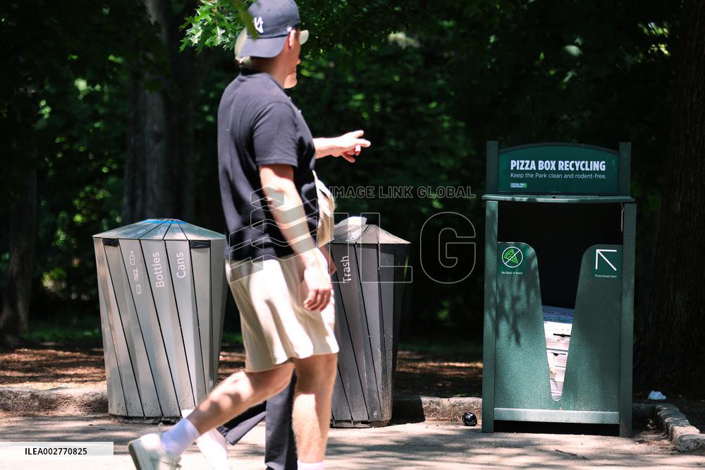 Pizza Box Recycling Bin - NYC