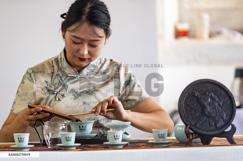 BRITAIN-BATH-CHINESE TEA-CULTURAL SALON