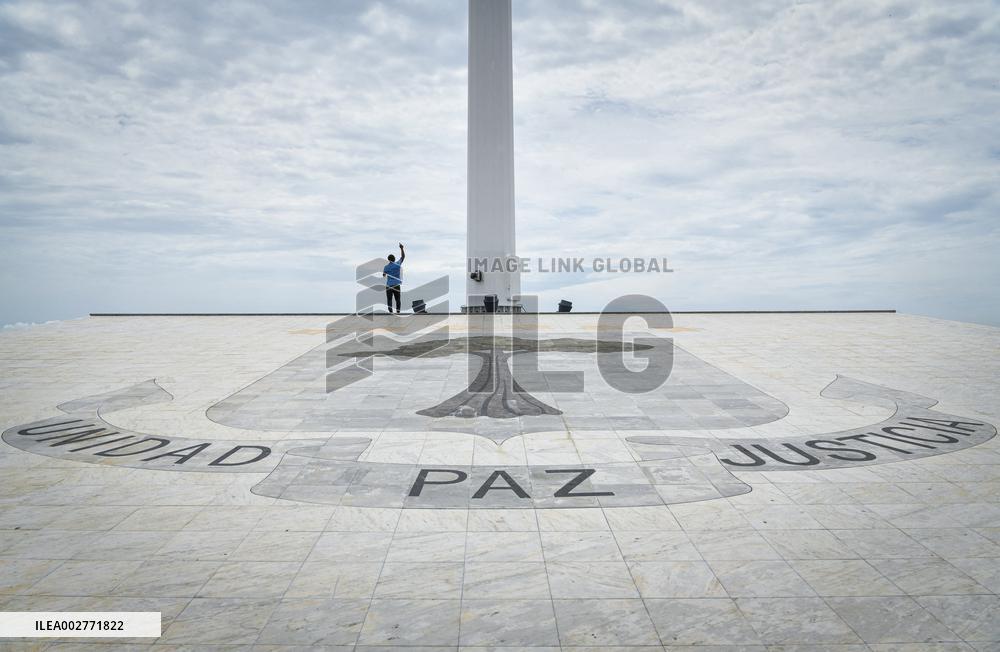 EQUATORIAL GUINEA-MALABO-CITY VIEW