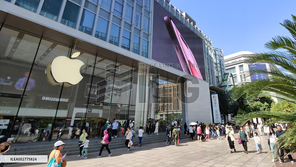 Apple Price-off Promotions During 618 E-commerce Festival in Chi