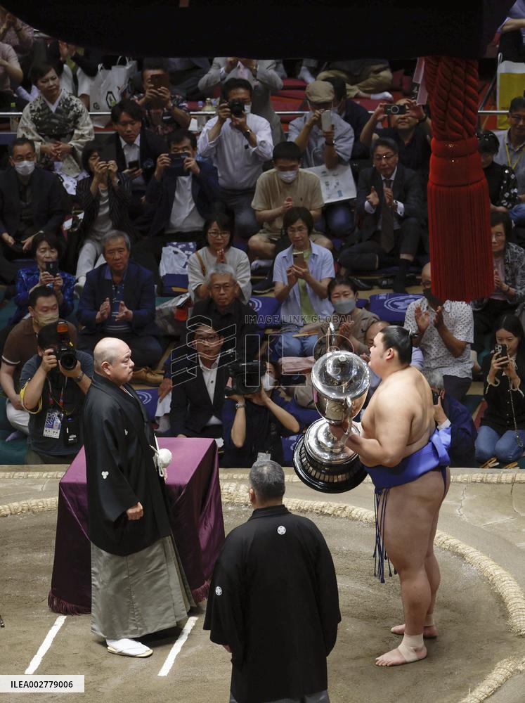 Sumo: Summer tournament