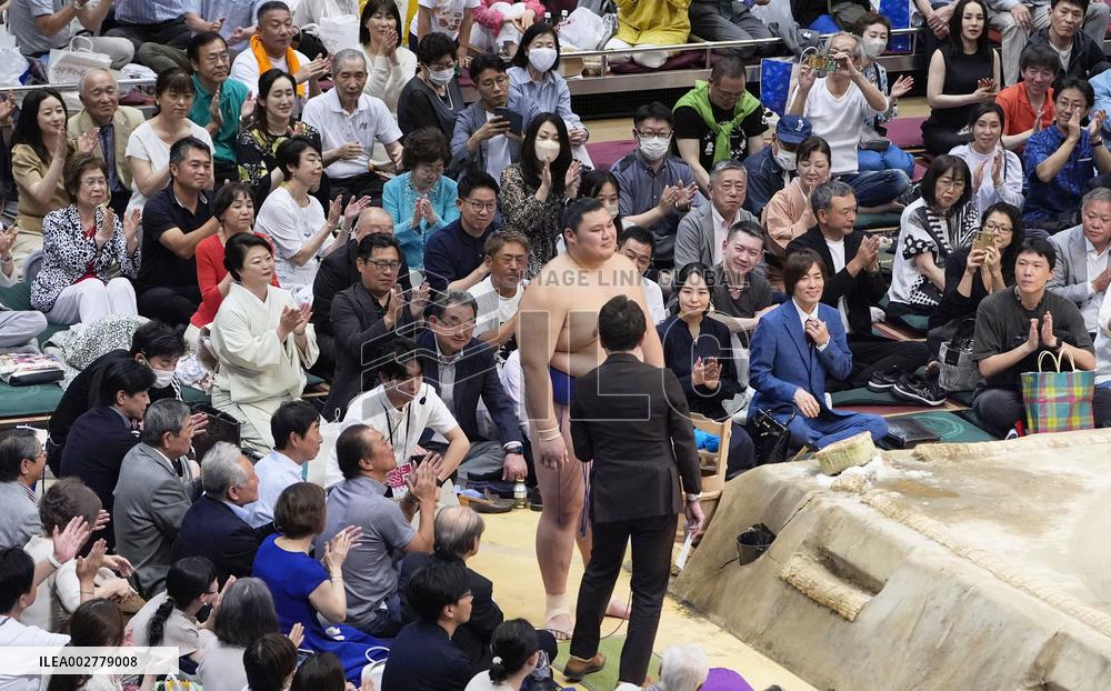 Sumo: Summer tournament