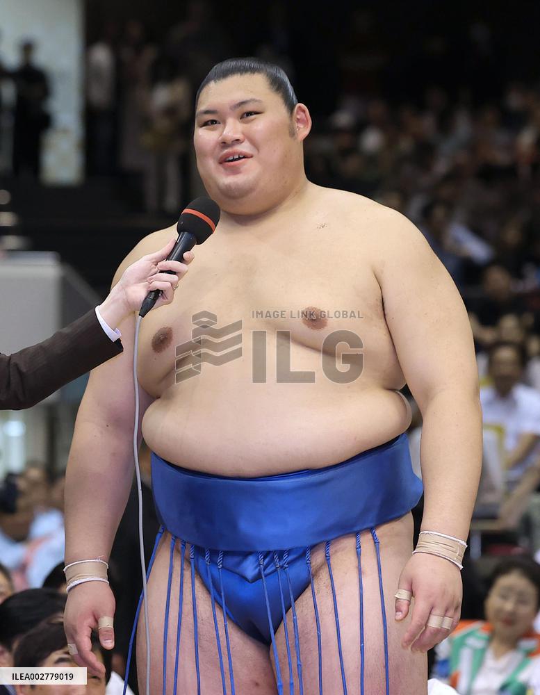 Sumo: Summer tournament