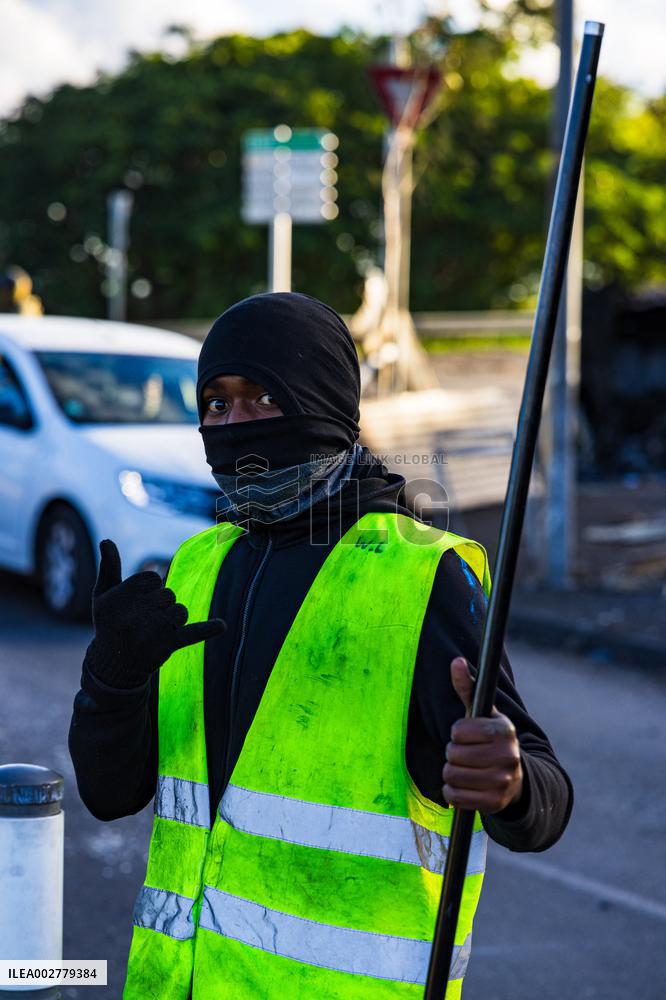 Situation In New Caledonia on the 11th day of the state of emergency