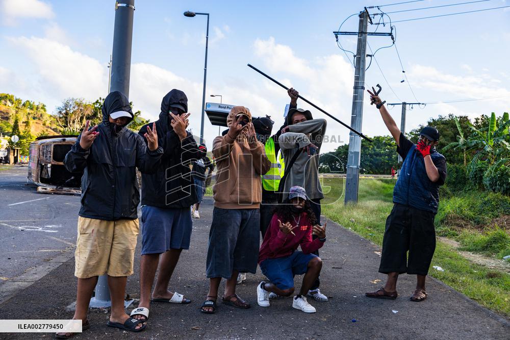 Situation In New Caledonia on the 11th day of the state of emergency