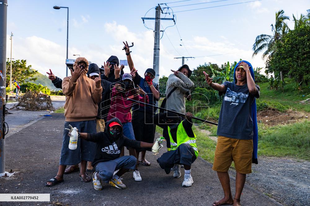 Situation In New Caledonia on the 11th day of the state of emergency