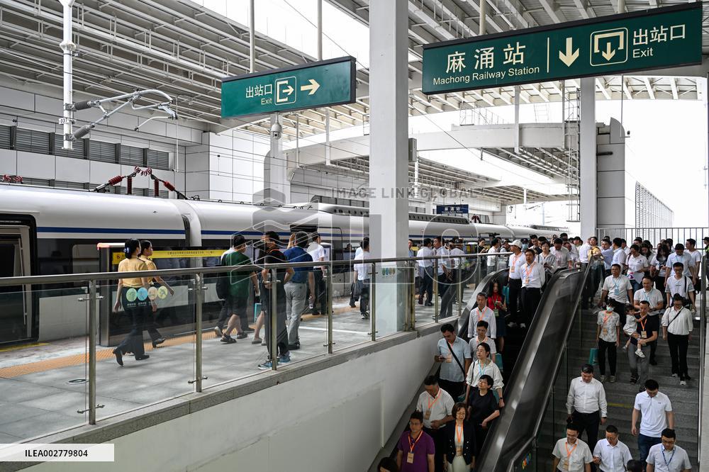 CHINA-GUANGDONG-INTERCITY RAILWAYS-CONNECTION (CN)