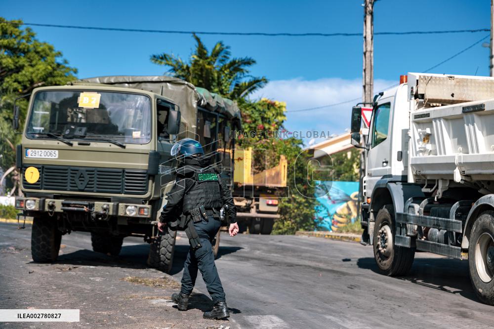 Situation In New Caledonia on the 10th day of the state of emergency