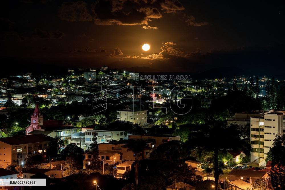 Situation In New Caledonia on the 10th day of the state of emergency