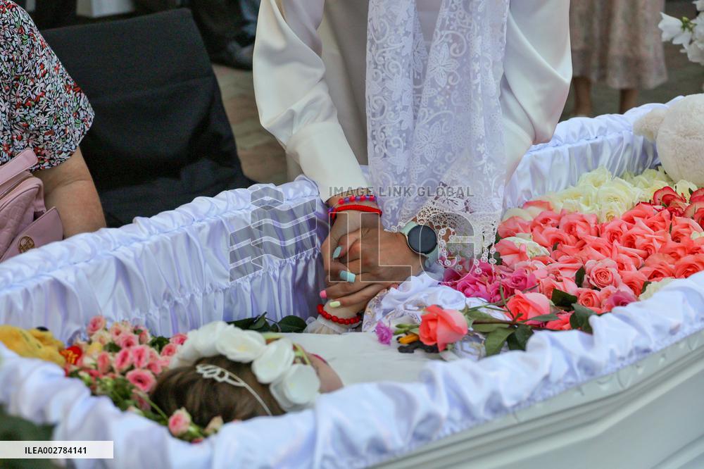 Funeral of 4yo girl fatally wounded in April 29 Russian missile attack in Odesa