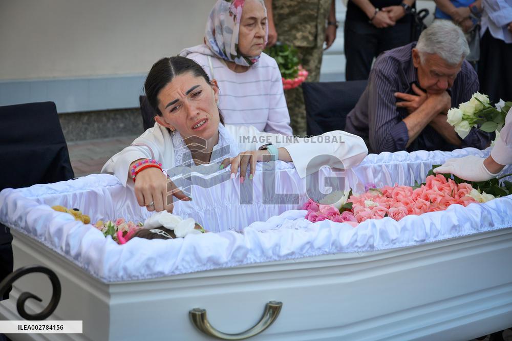 Funeral of 4yo girl fatally wounded in April 29 Russian missile attack in Odesa