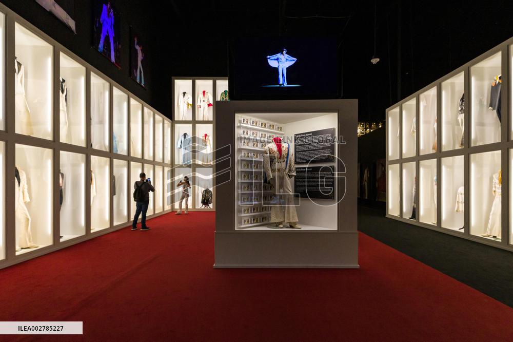 Illustration - Graceland