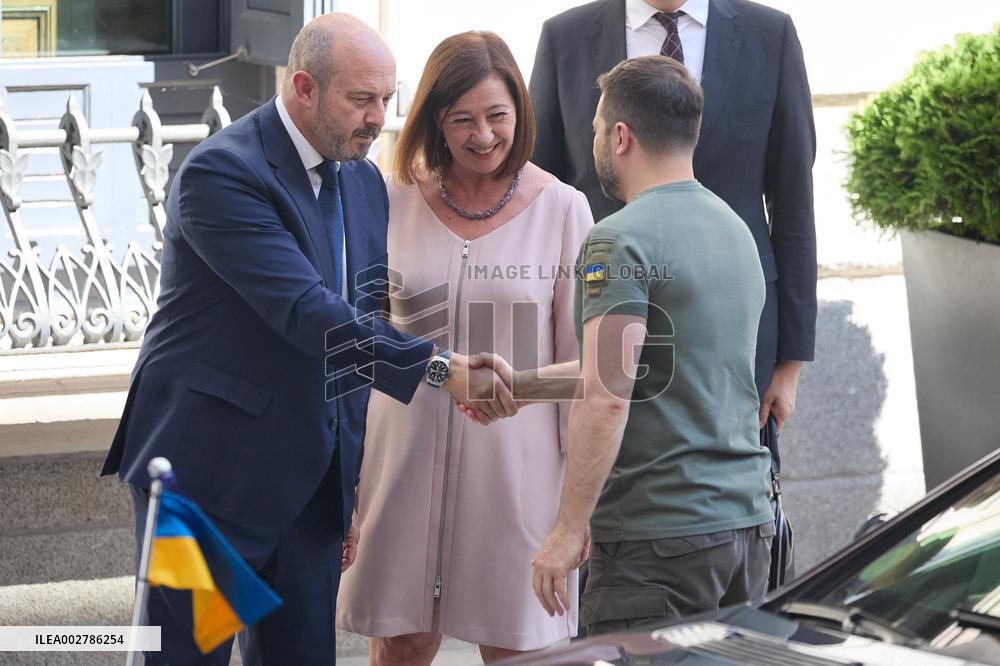 Zelensky Visits Congress Of Deputies - Madrid