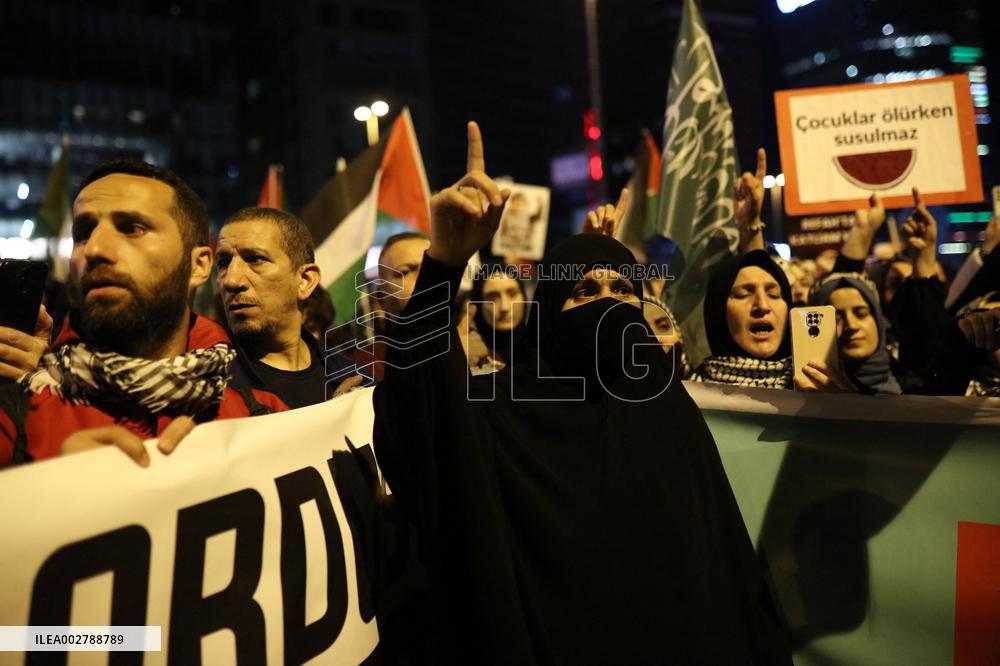 Thousands Demonstrate After Deadly Rafah Strike - Istanbul