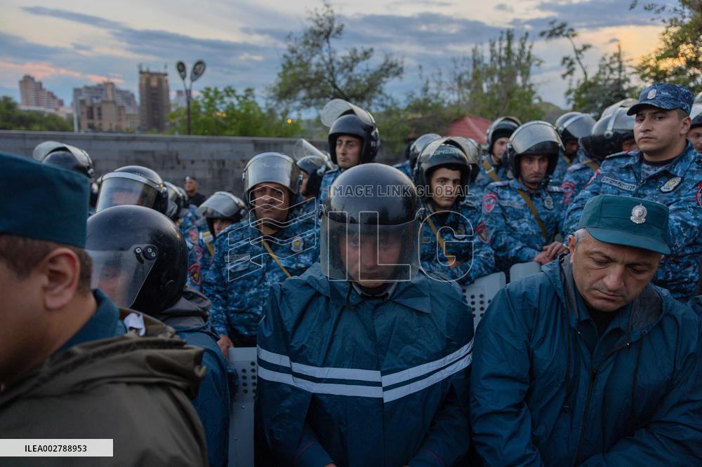 Thousands Rally In Protest At Azerbaijan Land Transfer - Yerevan