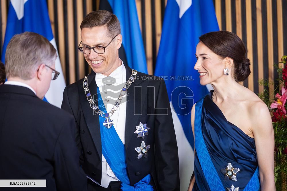 Finnish President Alexander Stubb arrives in Estonia