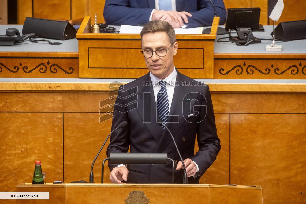 Finnish President Alexander Stubb arrives in Estonia