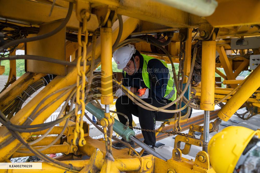 CHINA-HEILONGJIANG-HARBIN-YICHUN-RAILWAY-CONSTRUCTION (CN)