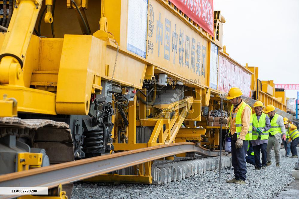 CHINA-HEILONGJIANG-HARBIN-YICHUN-RAILWAY-CONSTRUCTION (CN)