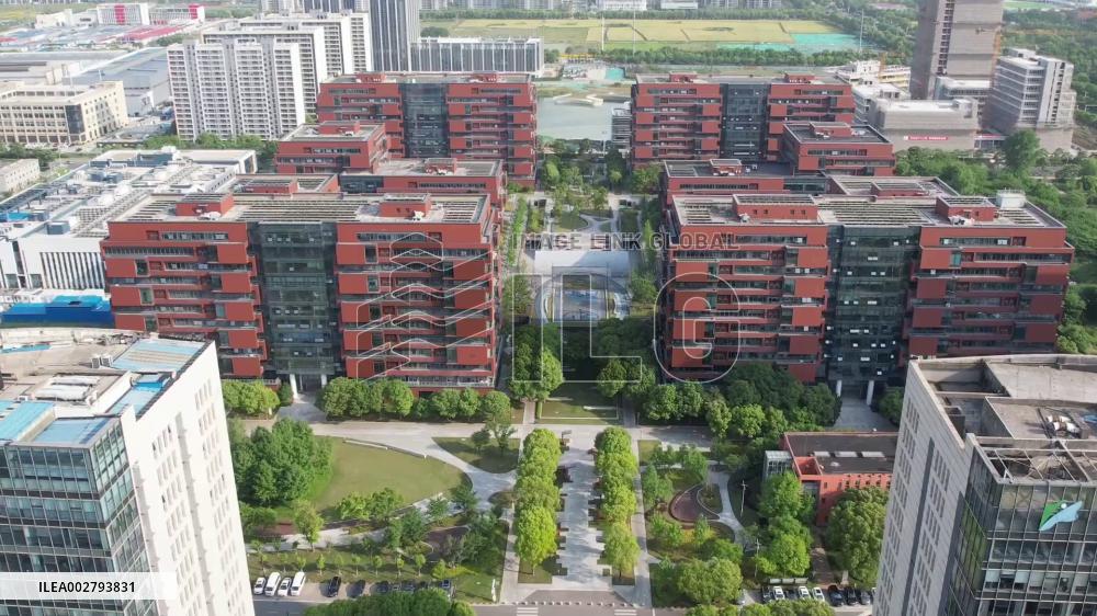 Pakistani expat explores autonomous driving technology in east China