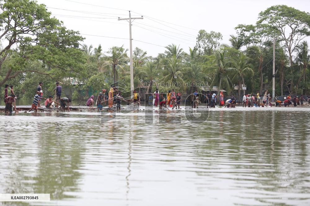 Deadly Cyclone Remal Batters Coast Of Bangladesh