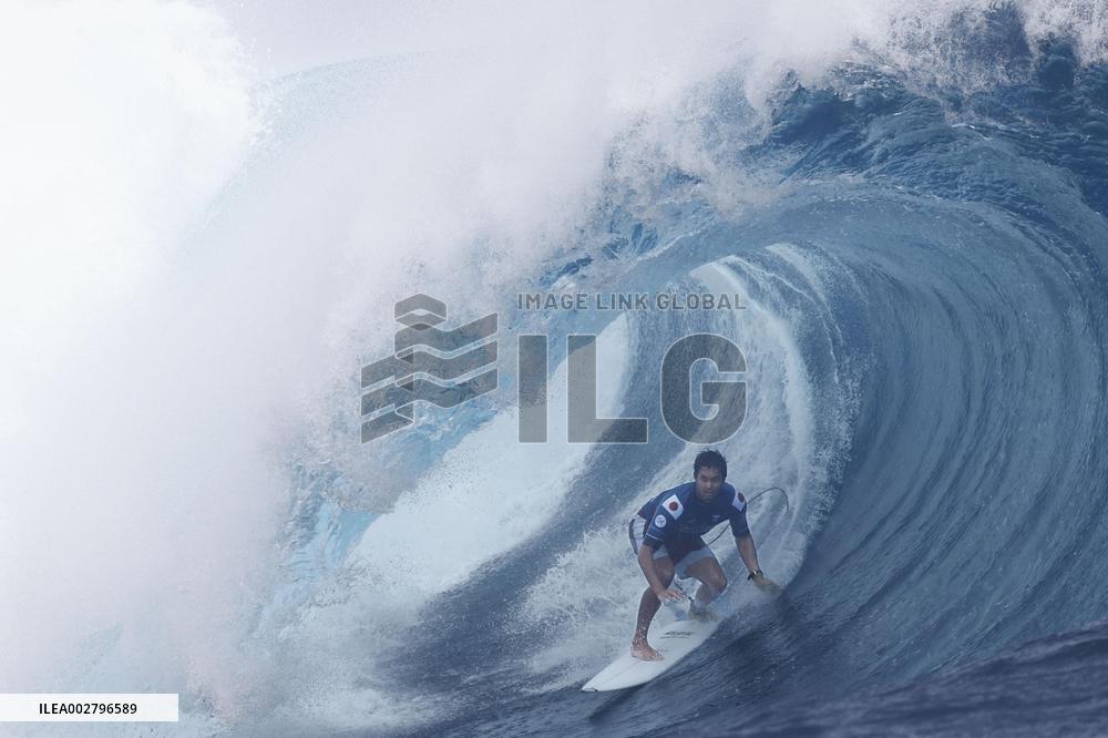 Surfing: Tahiti Pro