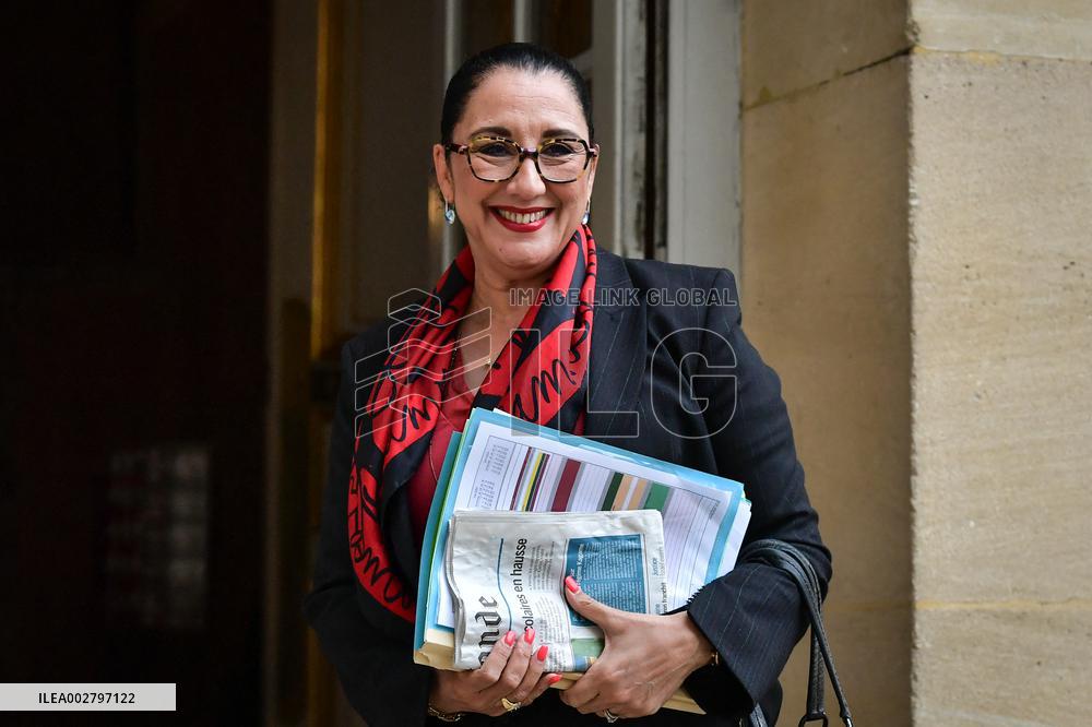 French PM gathers the government at Hotel de Matignon in Paris FA