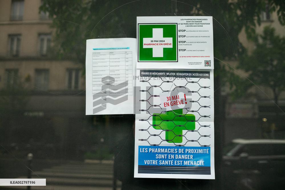 Pharmacists Strike Over Pay And Drug Shortages - Paris