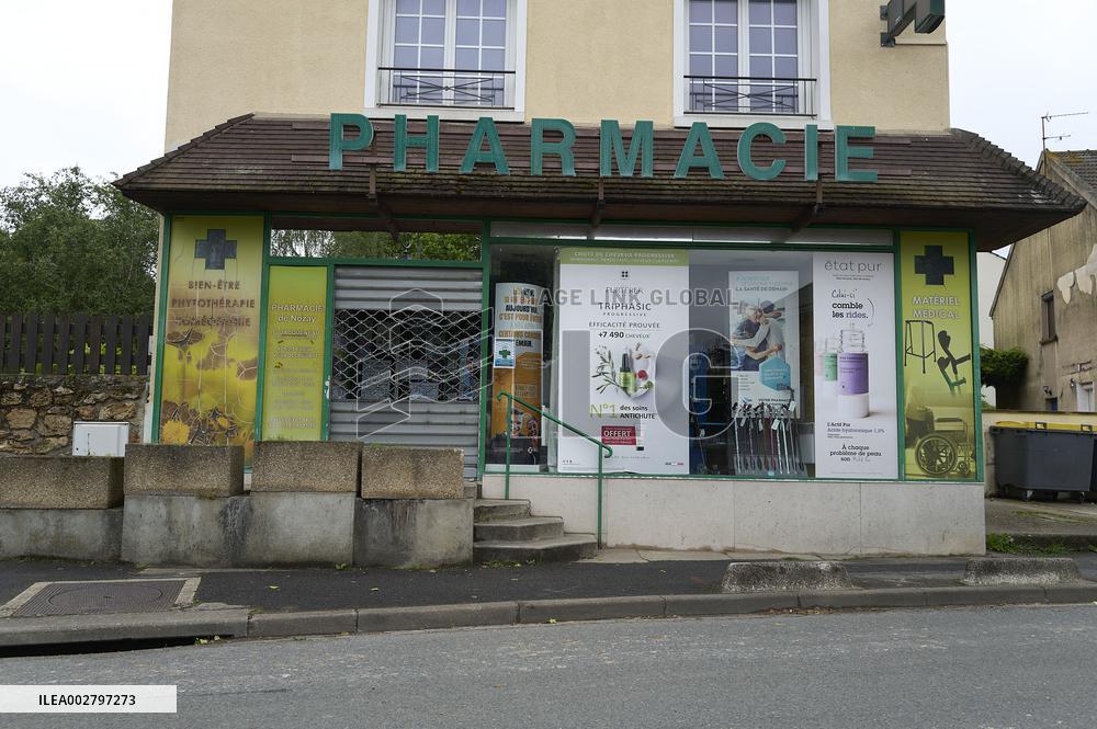 Pharmacists Strike Over Pay And Drug Shortages - Essonne
