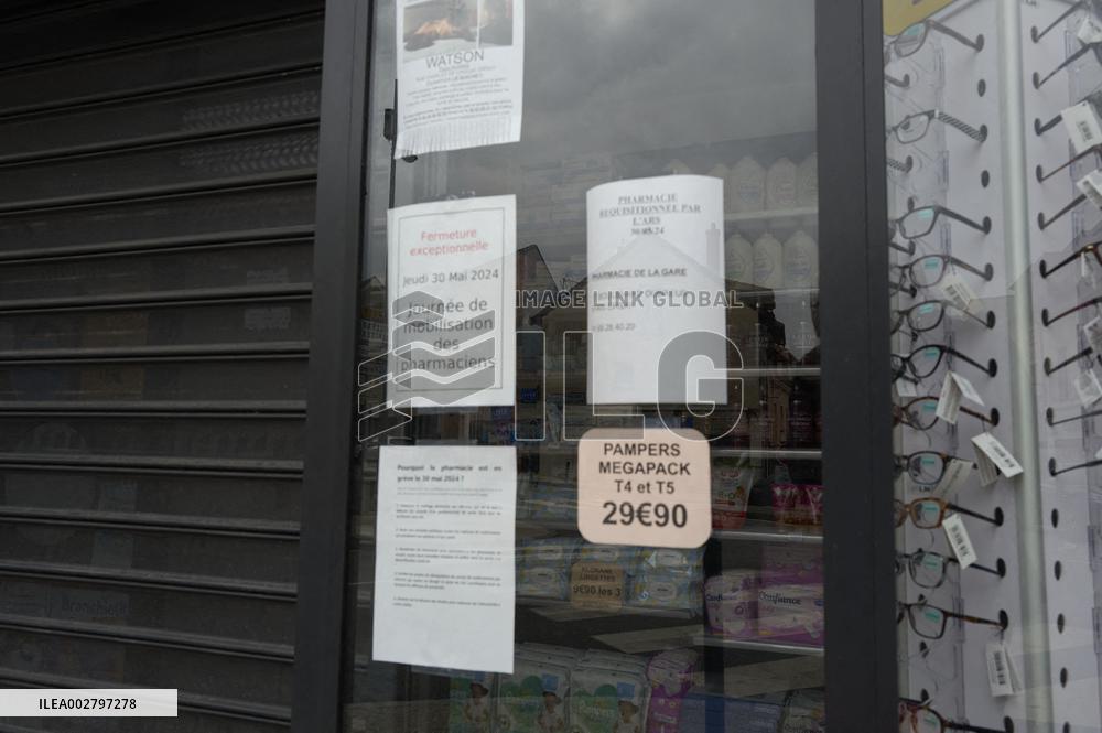 Pharmacists Strike Over Pay And Drug Shortages - Essonne