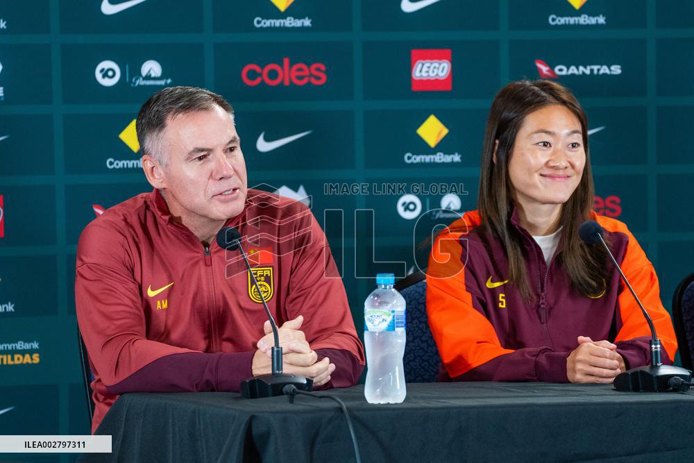 (SP)AUSTRALIA-ADELAIDE-FOOTBALL-FRIENDLY-PRESS CONFERENCE