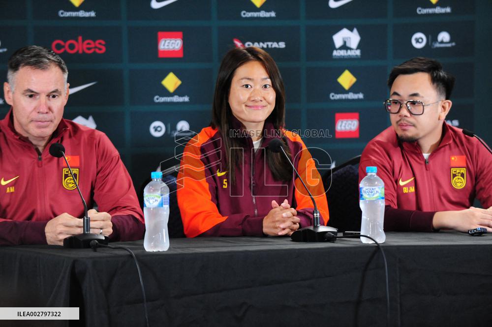 (SP)AUSTRALIA-ADELAIDE-FOOTBALL-FRIENDLY-PRESS CONFERENCE
