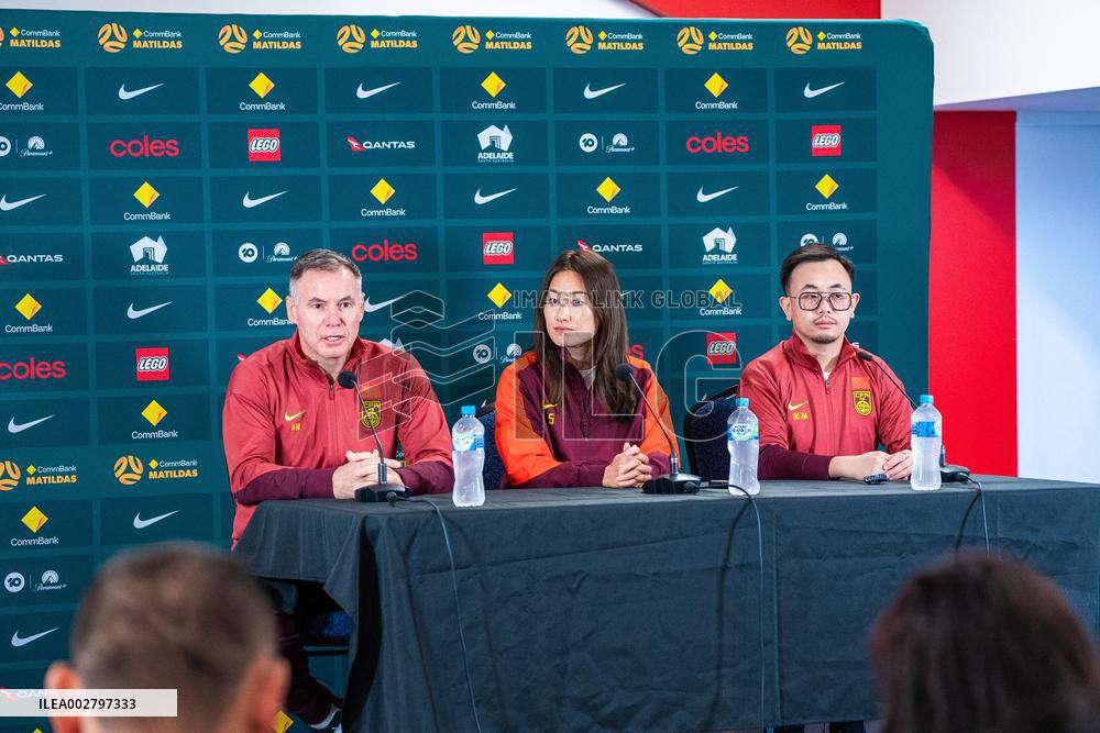 (SP)AUSTRALIA-ADELAIDE-FOOTBALL-FRIENDLY-PRESS CONFERENCE