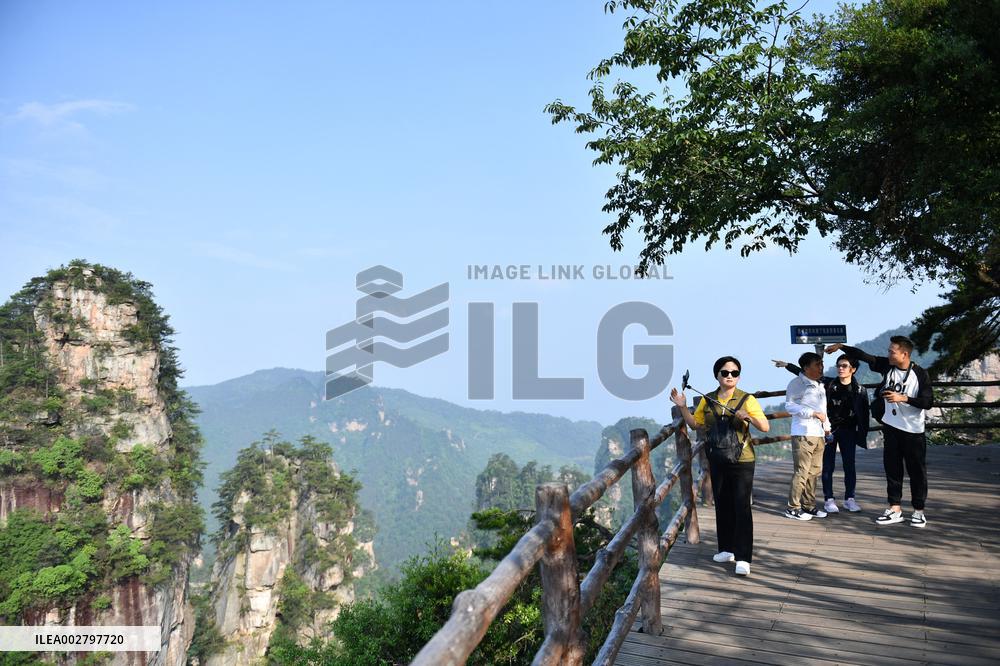 CHINA-HUNAN-ZHANGJIAJIE-SOUTH KOREAN TOURISTS (CN)