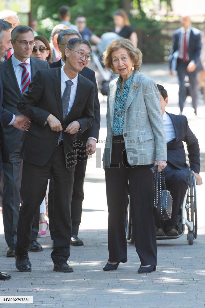 Queen Sofia Attends Presentation Of Two New Pandas At Zoo - Madrid