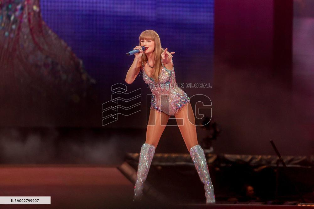 Taylor Swift Performs - Madrid