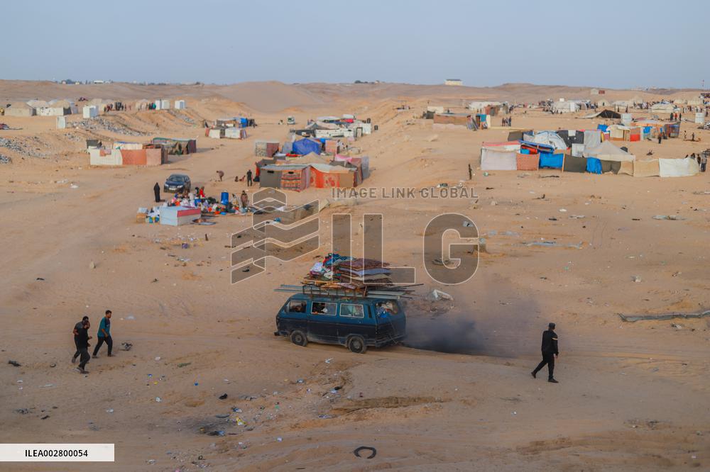 Palestinians Flee Rafah - Gaza