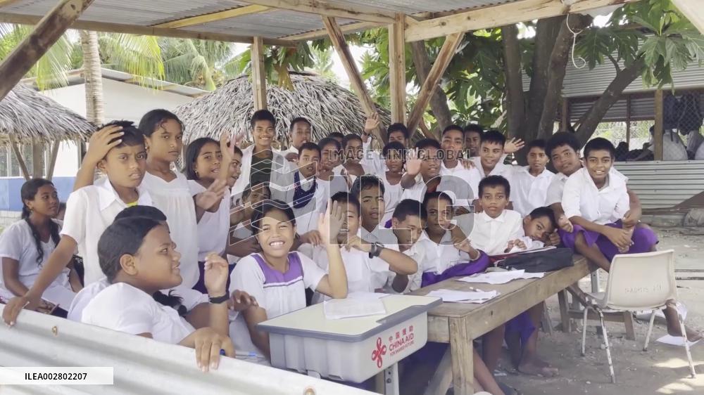 Chinese medical team provides free medical service for school in Kiribati