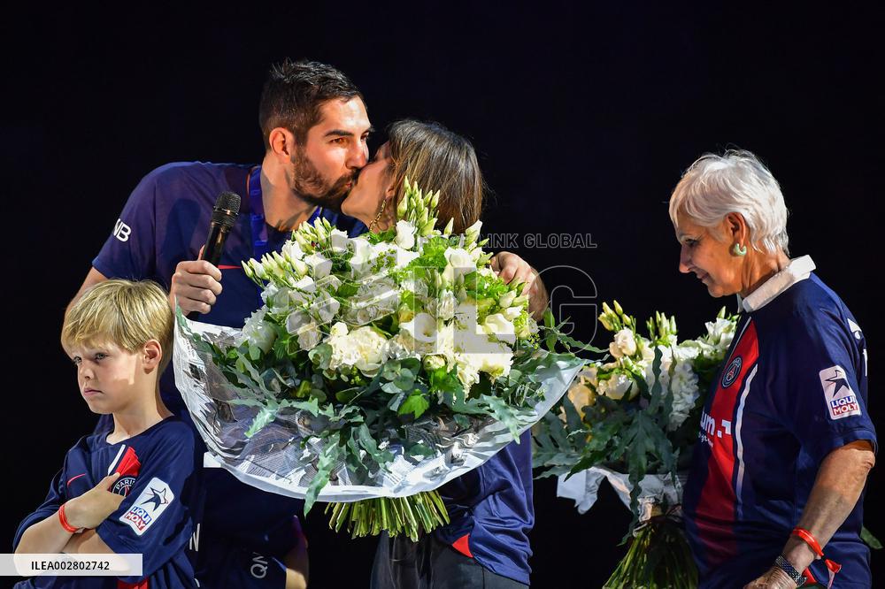 PSG Handball celebrates winning the Liqui Moly Starligue FA