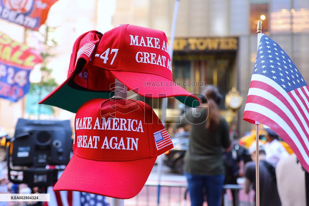 Pro and Anti-Trump protesters at Trump Tower - NYC