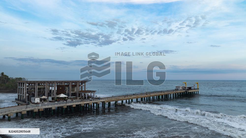 EL SALVADOR-LA LIBERTAD-CHINA AID-DOCK