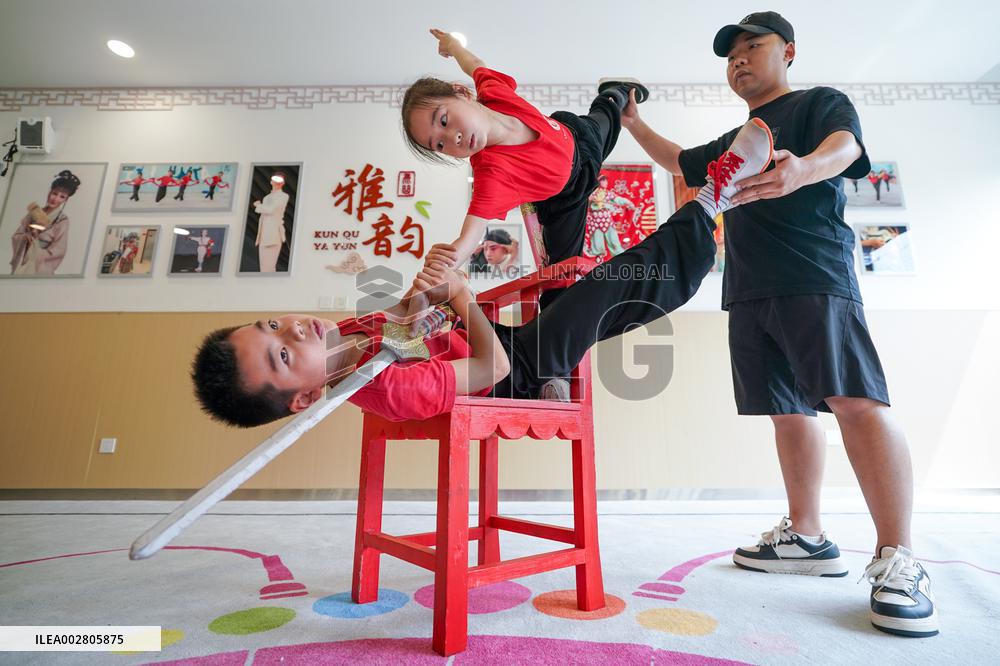 CHINA-JIANGSU-KUNSHAN-KUNQU OPERA CLASS-PUPILS (CN)