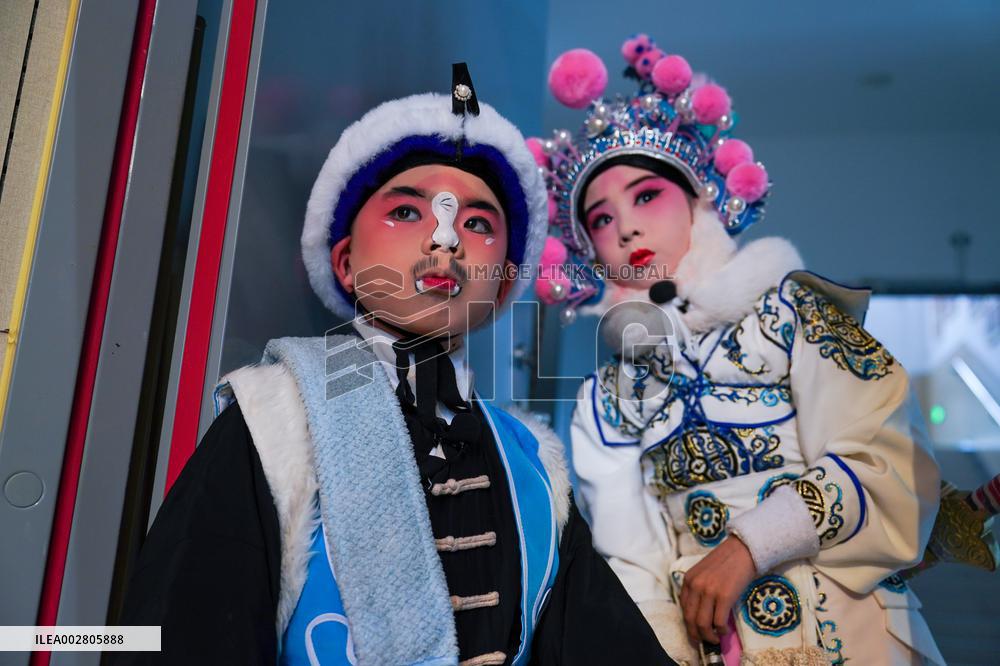 CHINA-JIANGSU-KUNSHAN-KUNQU OPERA CLASS-PUPILS (CN)