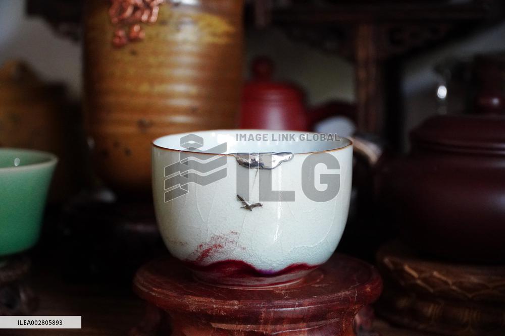 MasterOfCrafts | Porcelain mending inheritor in east China's Shandong Province