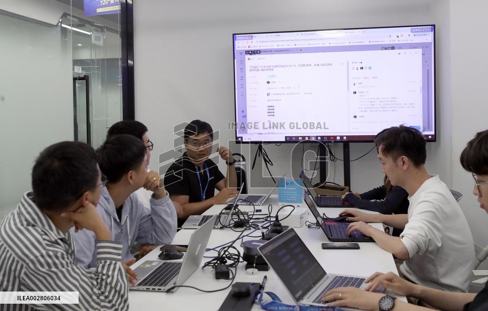 ChineseToday | Developer in Shanghai dedicated to career in robotics