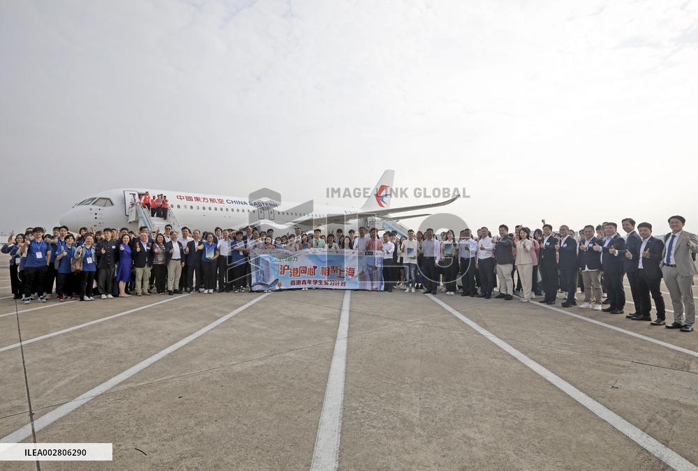 (FOCUS)CHINA-SHANGHAI-HONG KONG-C919-OVERSEAS COMMERCIAL CHARTERED FLIGHT (CN)